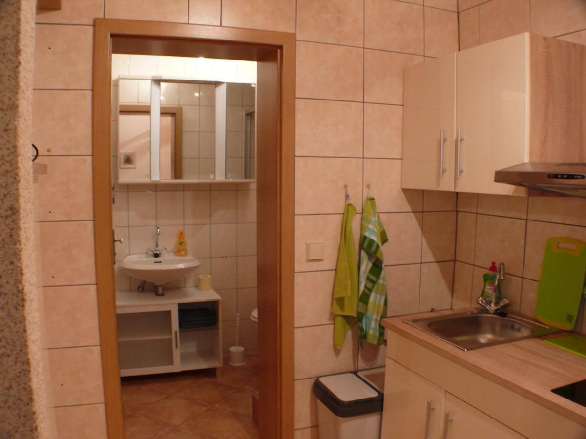 Apartment Im Gruenen Mit Anbindung Ans Zentrum Erfurt Luaran gambar